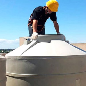 خدمة تنظيف وتعقيم الخزانات